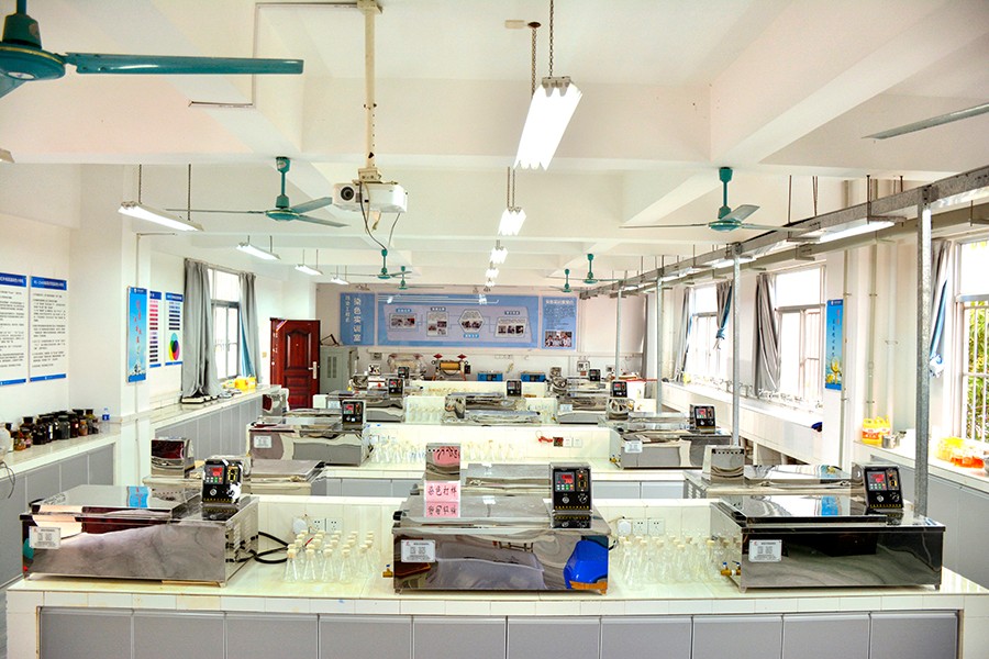 染色实训室全景（优化）.jpg