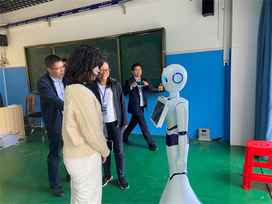 1653988467952088.jpg 16.人机交流.jpg