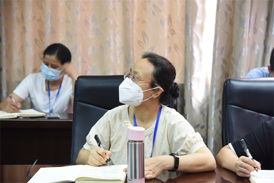 1664161102774874.jpg 李红梅党委委员参加视频会议.jpg