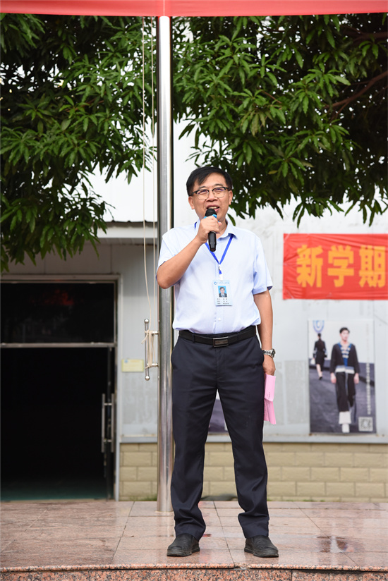 1664162873351396.jpg 校长陈黔在捐赠仪式上致辞 .jpg