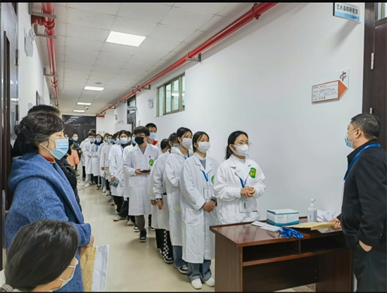 1671505751532500.jpg 3.参加实操考试的参赛学生入场检录.jpg