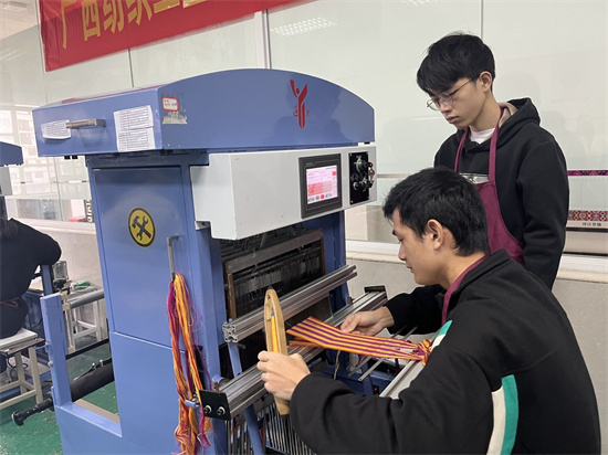 1671507885951122.jpg 6纺染工程系技能比赛现场1.jpg