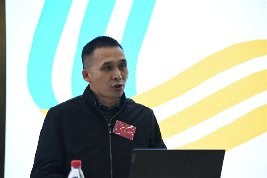 1673951644137606.jpg 3.李昭文主席代表第九届工会委员会向大会作工作报告.jpg