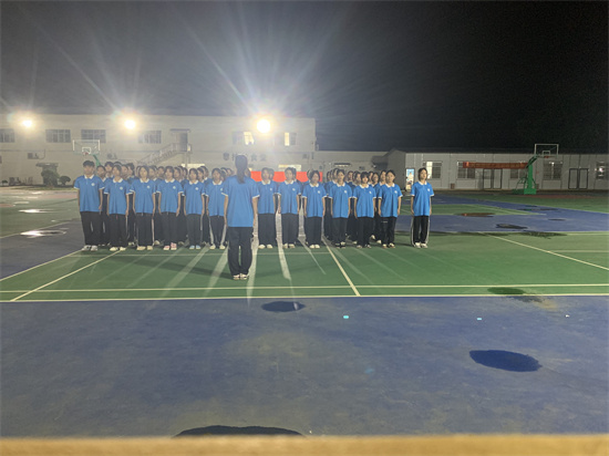 学生集合整队.jpg