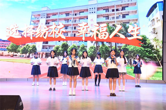 图片7信息工程系专业带来《歌曲快板》.png