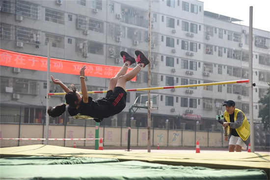 1732675029910429.jpg 跳高 (1).jpg