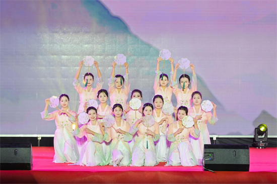图片13幼教231班《小城谣》.png