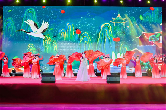图片20尹星玲幼教233班《万疆》.png