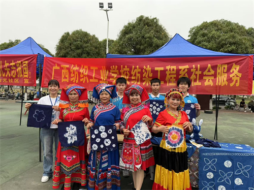 “弘扬民族文化，共享壮乡风清”活动现场2.jpg