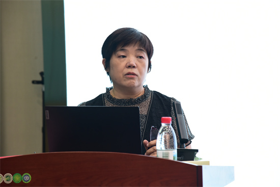 图2+广西教学名师+正高级讲师+汪薇老师作专题培训.jpg