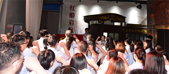 12.重温入党誓词.jpg