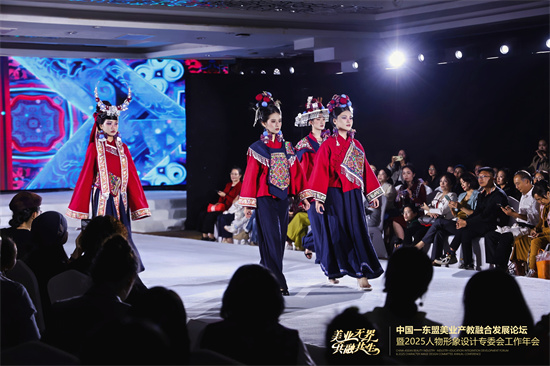 1762239968795809.jpg 《丝路美韵・职教共融》作品发布秀1.jpg