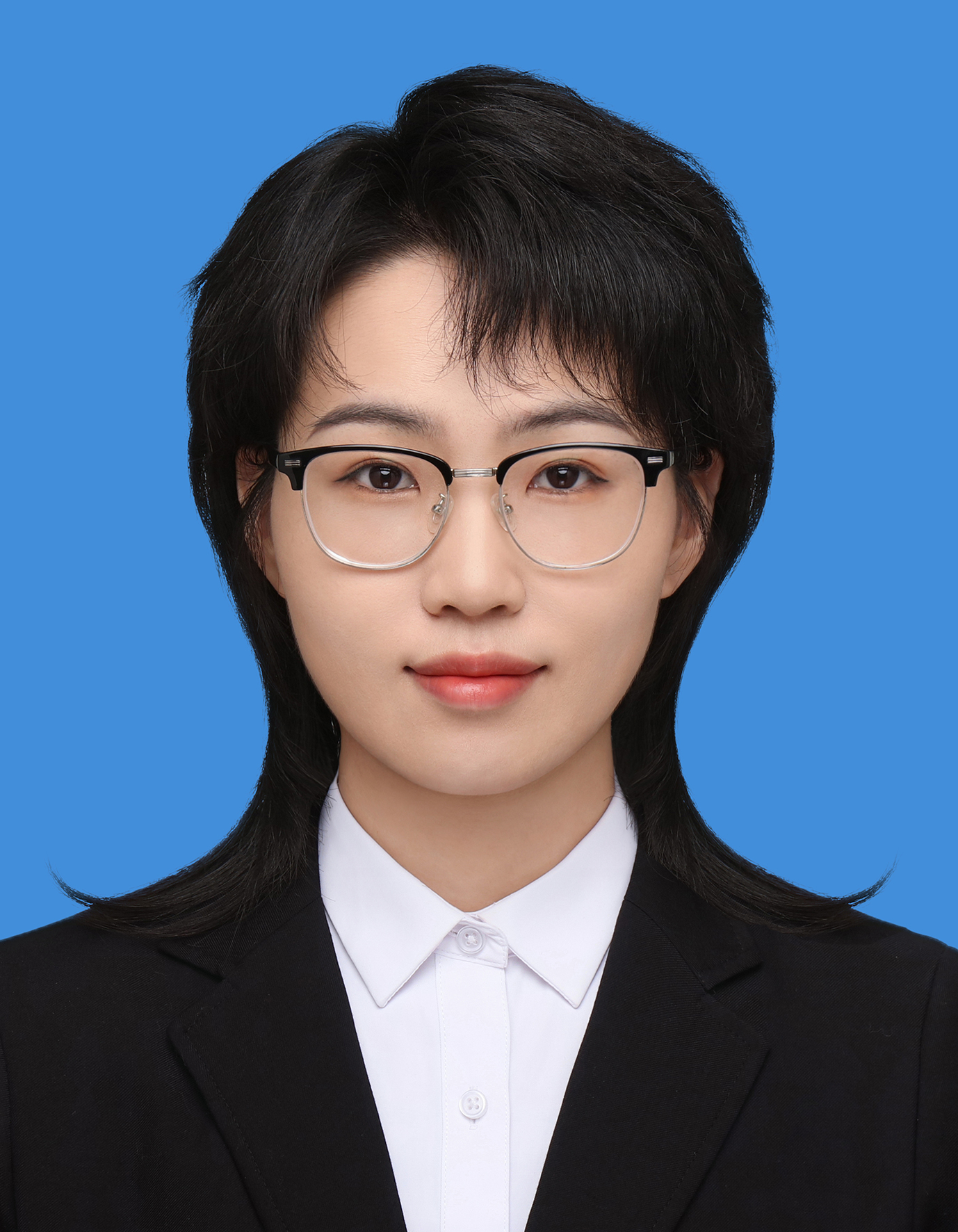 黄珊.jpg