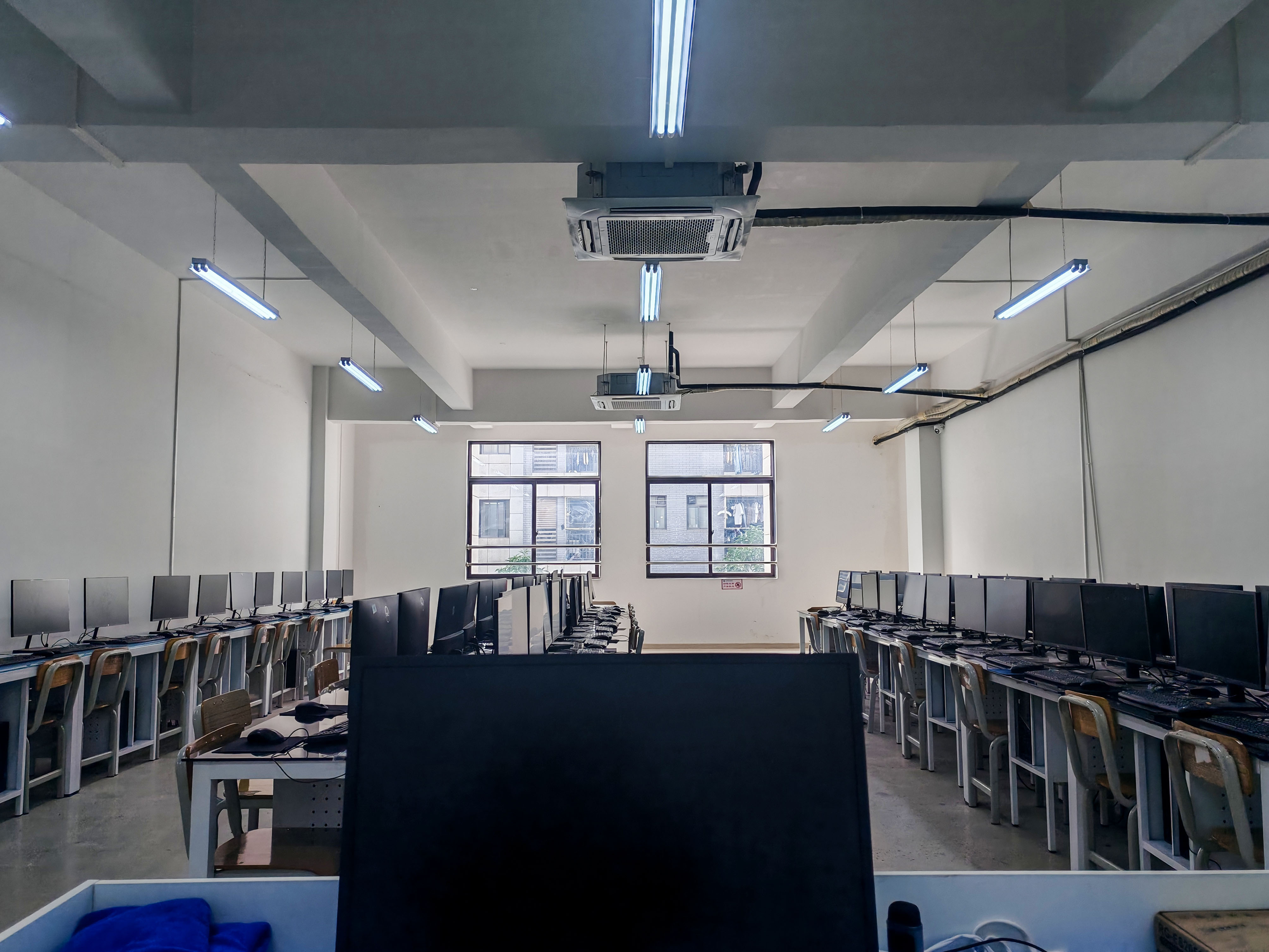 此图片暂无描述