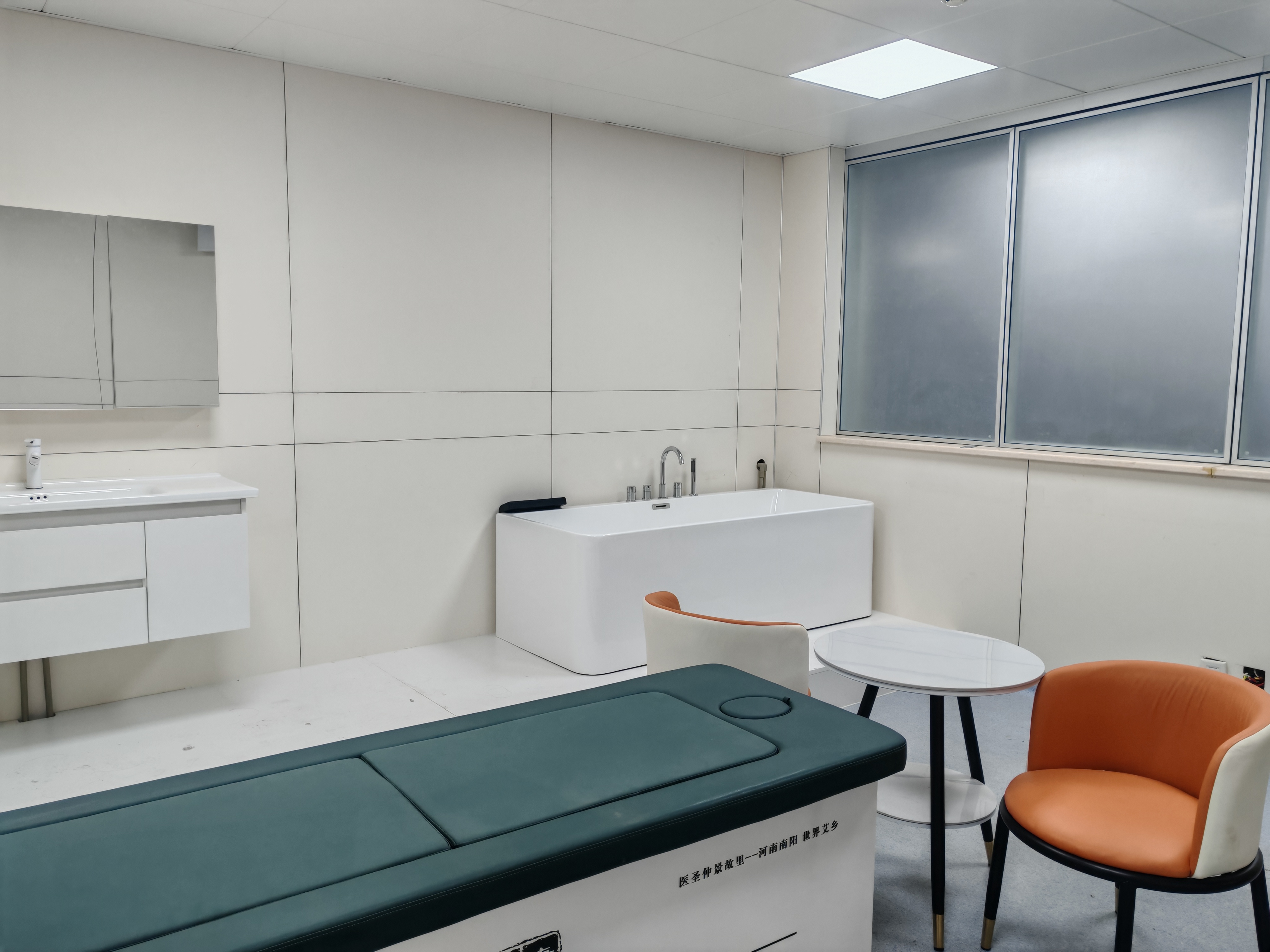 此图片暂无描述