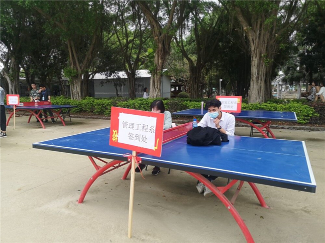 1615340845605389.jpg 5、坛洛校区签到处再次核对学生到校人数.jpg