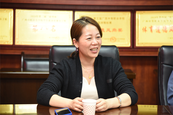 1647503014895657.jpg 5.马宇丽副校长发表感言.jpg